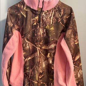 Master Sportswoman Camouflage and Pink Fleece Top